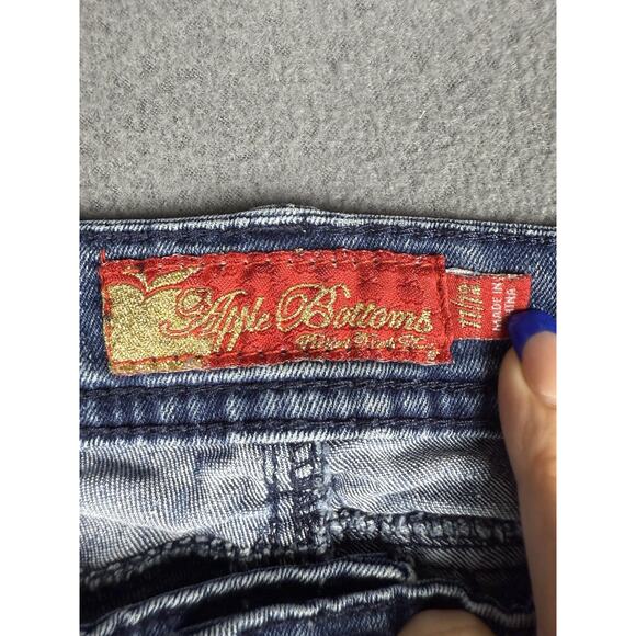 Apple Bottom Jeans Womens Size 11/12 Capri Low Rise Stretch Embroidered Denim - Picture 3 of 9